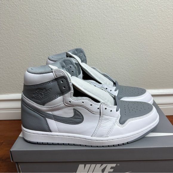 Jordan 1 Retro High OG Stealth Size 11 - Picture 4 of 8